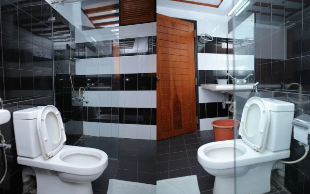 OYO 256 Subash Hotel