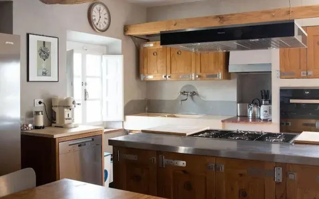 Luxury 6-bed Tuscan Villa Near Lucca and Florence