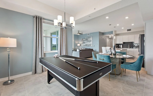 Decadent Penguin - Storey Lake by Shine Villas #704