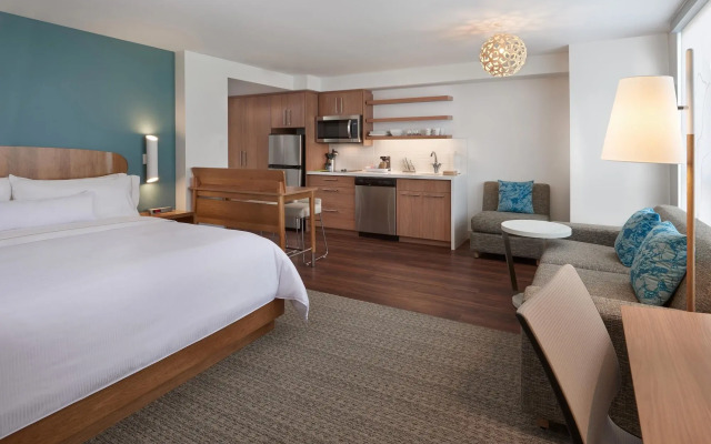 Element Toronto Airport