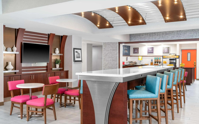 Hampton Inn & Suites Sacramento-Cal Expo