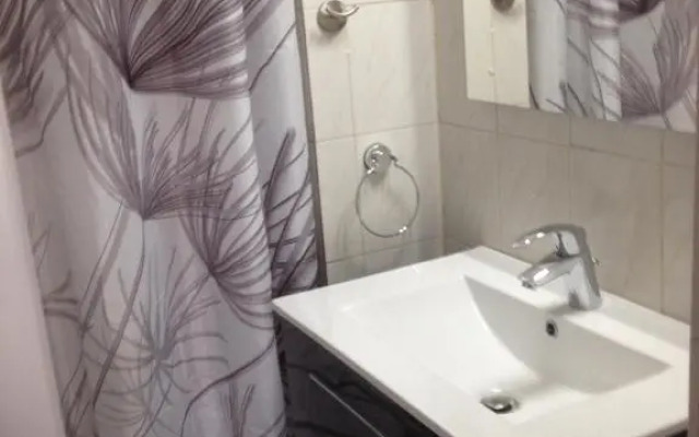 studio collioure avec wifi à 20 m de la plage