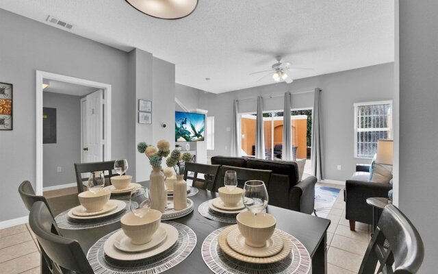 4752 Vero Beach Place