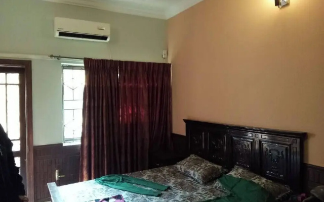 Ashhubz Lodges