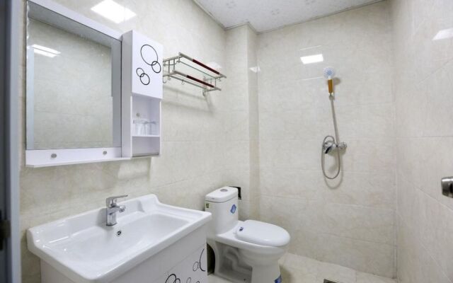 Flower House Girl Youth Hostel