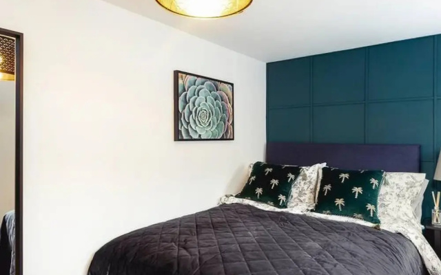 Short Walk to I360 and Beach 5 Condo With Patio — фото 4