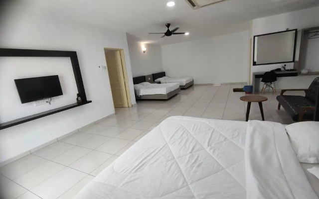 SWEET DREAM HOME 20PAX 3-Storey 5R5B SITIAWAN – Guest Rooms – Sitiawan