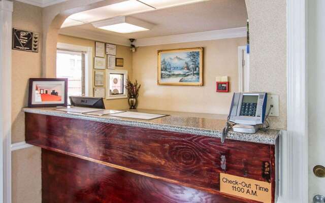 Econo Lodge Richmond Hill