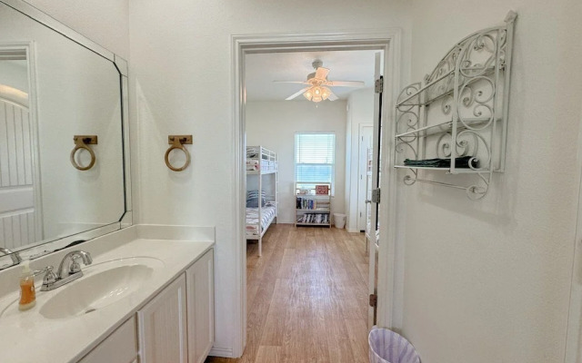 Sunburn Alley 4 Bedroom Home