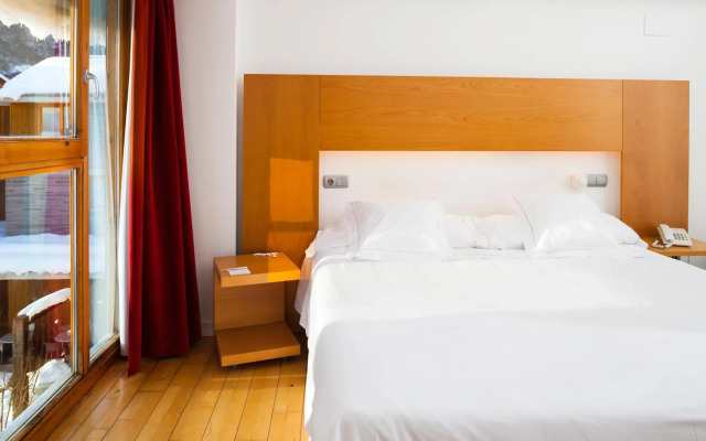 Tierra De Biescas Hotel