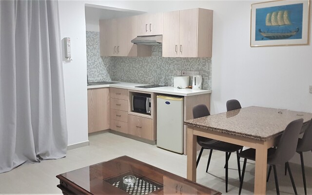 Senator Hotel Apartments - Adults Only