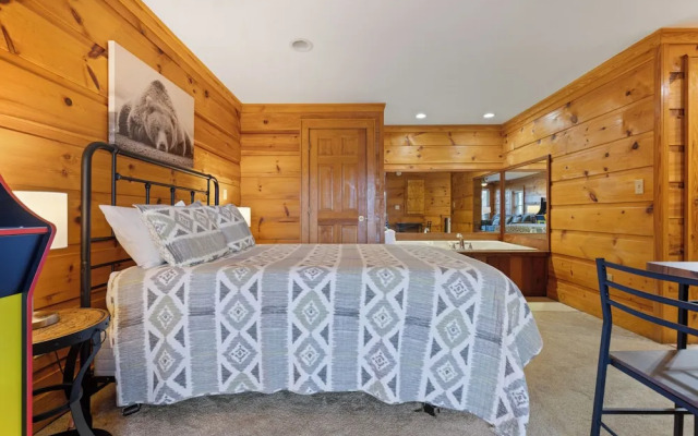 Suite at Dollywood Lane
