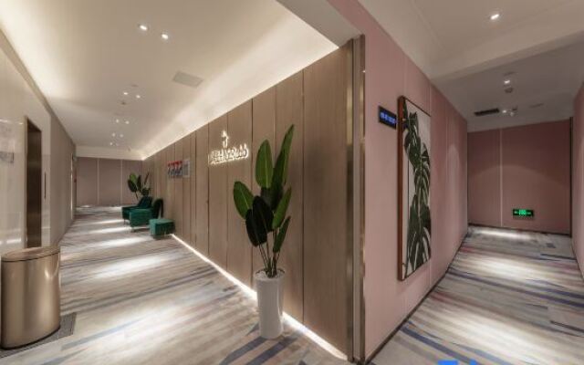 Mr. Robo Hotel (Chongqing Auditorium Jiefangbei Branch)