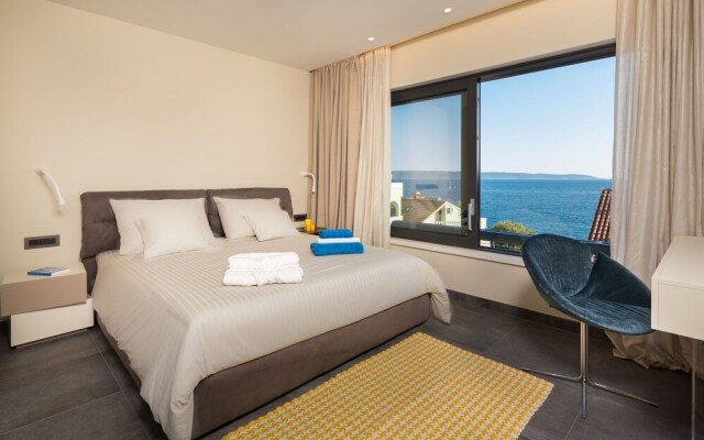 Beachfront Villa Azzurro With Pool