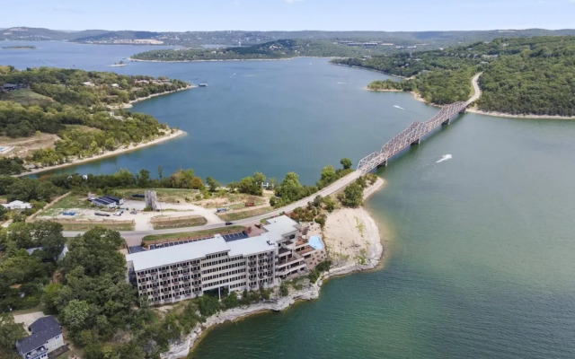 Deluxe 2 Bedroom Villa Lake View