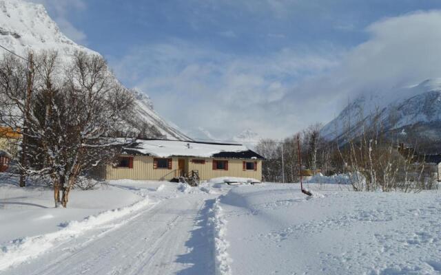 Lyngenfjord, Frøyas hus