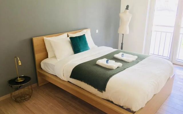 Large Art Deco Flat 100m2 in City Center - Parking