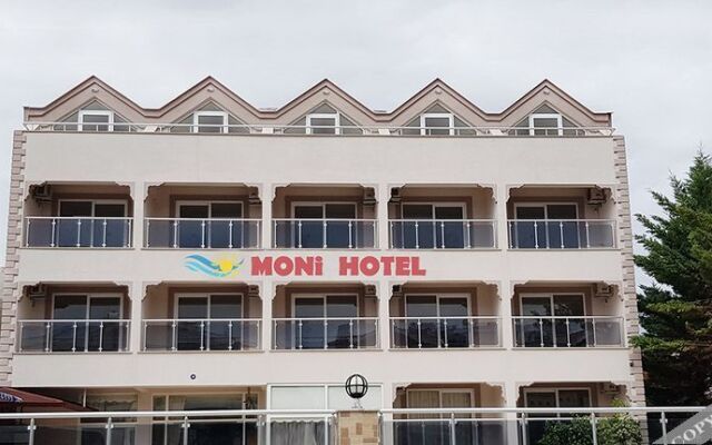 Moni Hotel