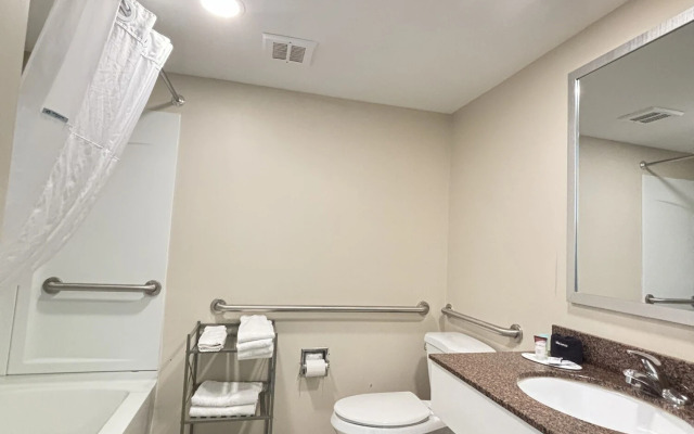 Baymont by Wyndham Lake Park Valdosta I-75