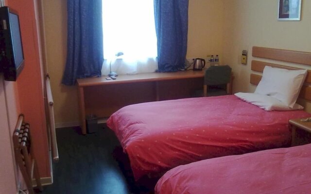 Home Inn Urumuqi Changjiang Road Jing'Er Road