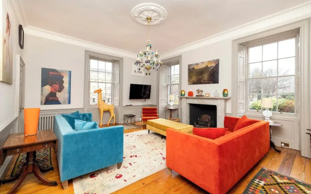 Luxury Family Flat in Edinburgh New Town
