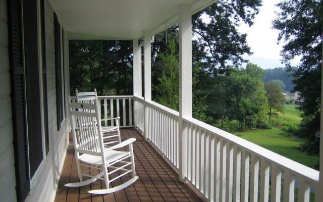 Forest Hill - 3 Br Home