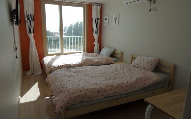 2013 Guesthouse