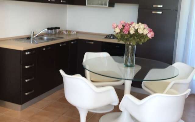 HomeToBe Golf&Venice Apartment