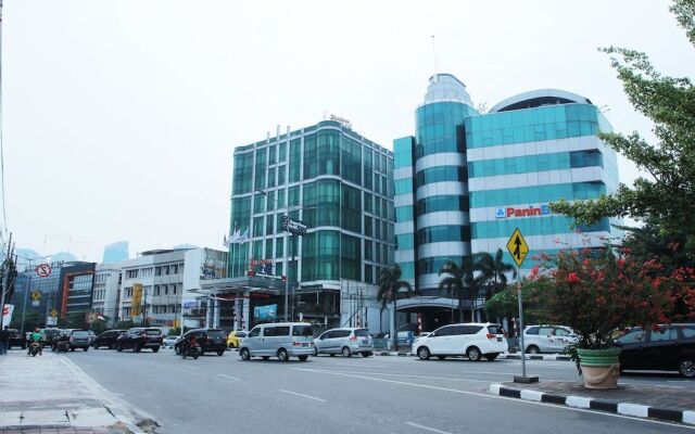 Capital O Business Hotel