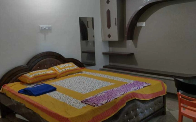 OYO HOME 91096 Krishna Bhawan