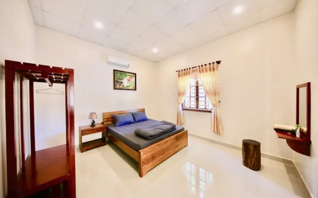Yanns House