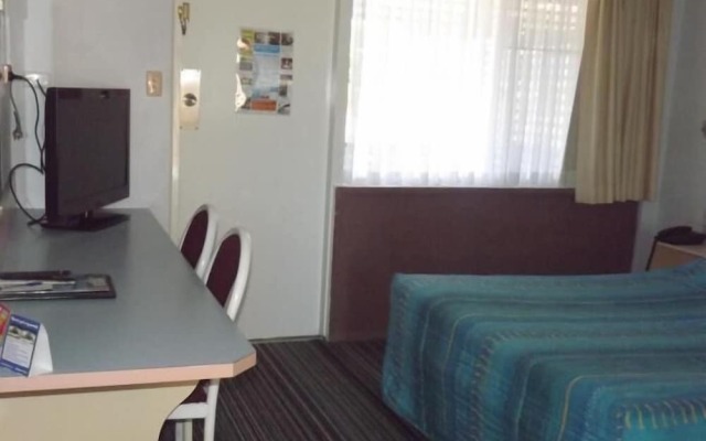 Golden Sands Motor Inn Forster