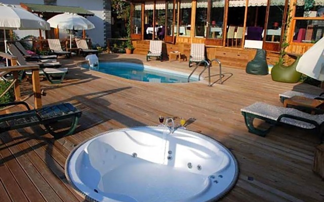Agva Tree Tops Park Hotel