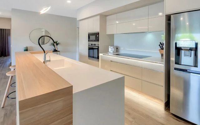 Superior Luxury Apartment in the City Life on Lake 19