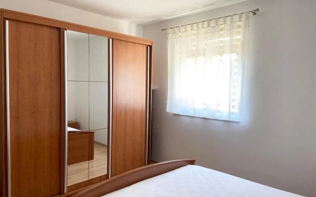 Žare - With Garden - A1