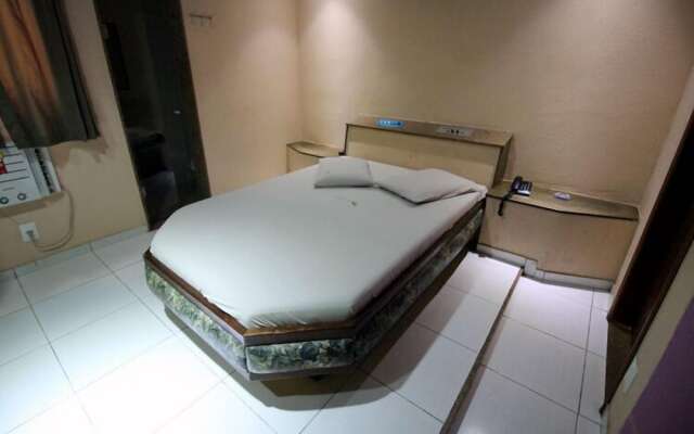 Hotel Lark - Adult Only