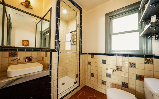 El Caminante Bar & Bungalows