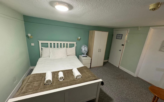 The George Hotel