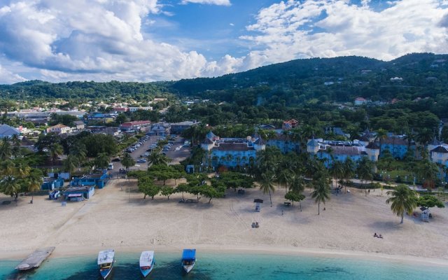 Sunkissed Suites at Sandcastles