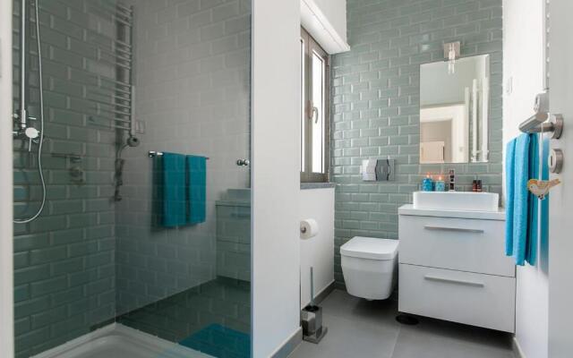 Beachouse - Surf, Bed & Breakfast