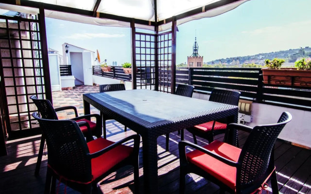 Unique Cozy Scenic Penthouse