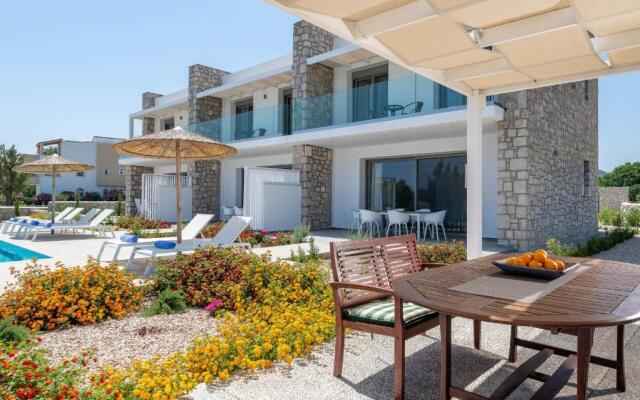 Gennadi Harmony Suites - 200 m from the sea