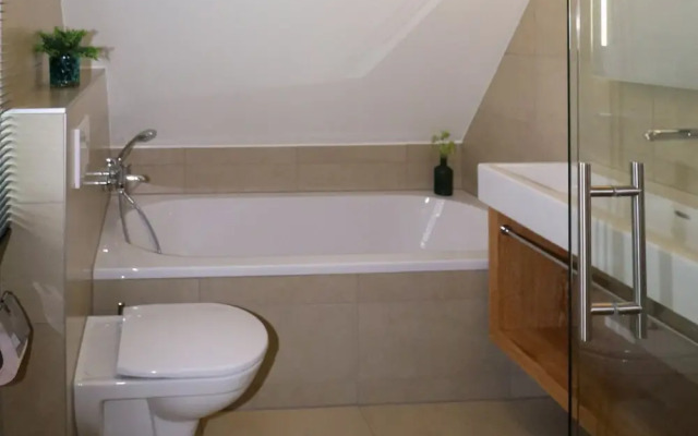 Lakeside Villa With Terrace