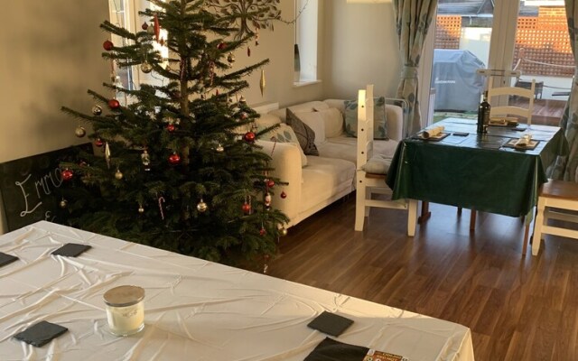 Impeccable Bungalow in Fair Oak, Hampshire