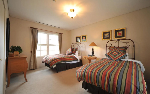 Resort Forest Hills Garden