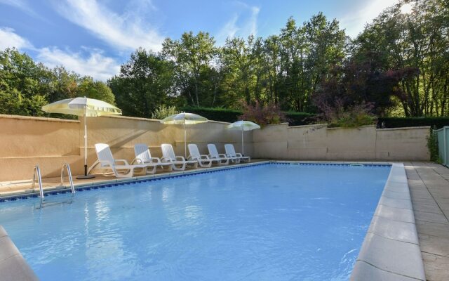 Spacious Holiday Home With Private Swimming Pool in Vitrac