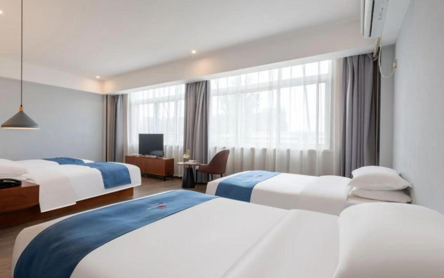Borrman Hotel  (Yankuang Donghua Branch, West Outer Ring Road, Zoucheng)