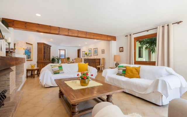 Villa Can Toni in Port de Pollen a