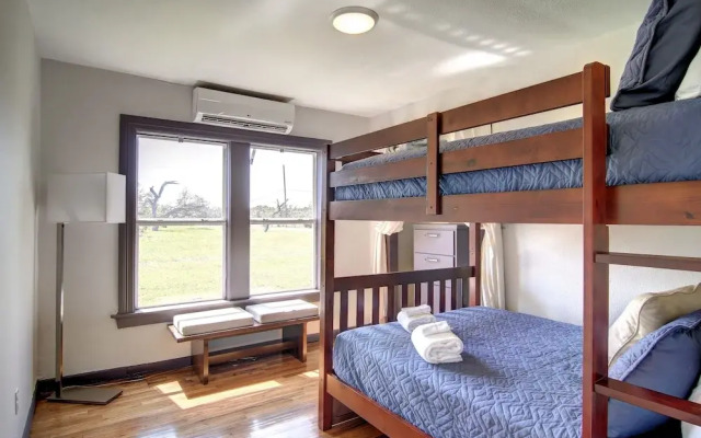 Pier Heaven 6031abc 9 Bedroom Home by RedAwning