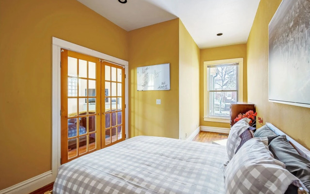 Walk to Tennyson & 32nd Ave! Sleeps 8!